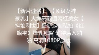 女模特和摄影师在拍摄中做爱