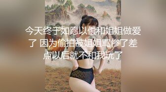 五官精致00后小妹妹淡定踩踏足交裸足❤️玉足长腿 足控爱好者必看！现在的小妹妹真会玩，美少女玉足视觉享受