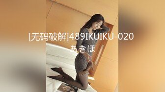 翘臀少妇背着老公玩3p