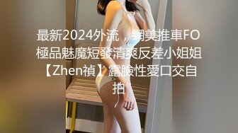 大耳环很有韵味美少妇寂寞肚子在家自慰，脱掉衣服内裤摆上假屌，地上骑乘上下套弄，插完逼逼再插菊花淫荡