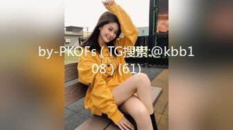 STP34065 【全程高能】当着女友面操闺蜜，女友一会出来偷看一下，最后还内射帮忙递纸巾