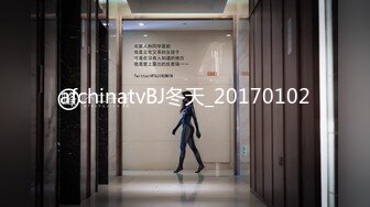 小隻馬同學 躲在学校女厕所等待下课铃声响起女学生一群一群的来献逼