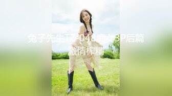 大奶少妇3P 被两根大肉棒前后夹击 嘴口逼插 连续轮流输出 奶子哗哗 射了一逼口