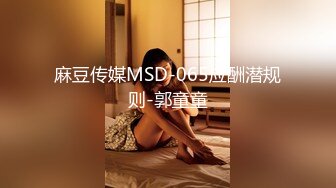 偷拍美女裙底风光 极品靓女和大哥逛街翘臀夹着骚窄内越走越紧小吃街抄底包臀裙小姐姐粉内弯腰侧面露毛了