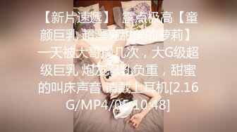 人妖系列之三个古罗马精美服饰人妖表情淫荡妩媚手指轻轻滑落衣服你舔我来我草你满足屁眼的快感