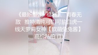 09黑裤子蓝口罩