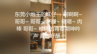 全景偷拍浅蓝连衣裙长发美女 很性感的一撮毛