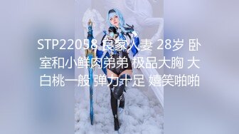 【新片速遞】 【無水印原版--新片速遞】2022.4.1【安妮和草莓】，都市丽人，25岁独居小骚逼，穿衣镜前搔首弄姿，掰逼流水